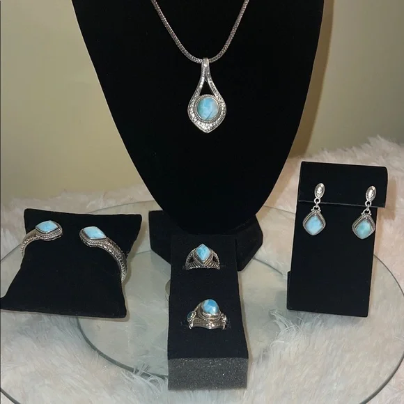 Luxury Artisan of Bali Larimar Pendant, Artisan-Crafted in Solid Sterling Silver - Picture 3 of 16